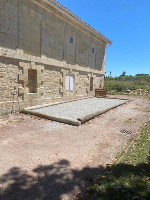 Suite campagnarde de 40 m2 avec vue sur les vignes au Château Camponac Bourg Extérieur photo