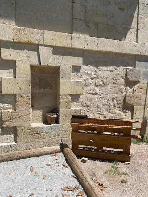 Suite campagnarde de 40 m2 avec vue sur les vignes au Château Camponac Bourg Extérieur photo